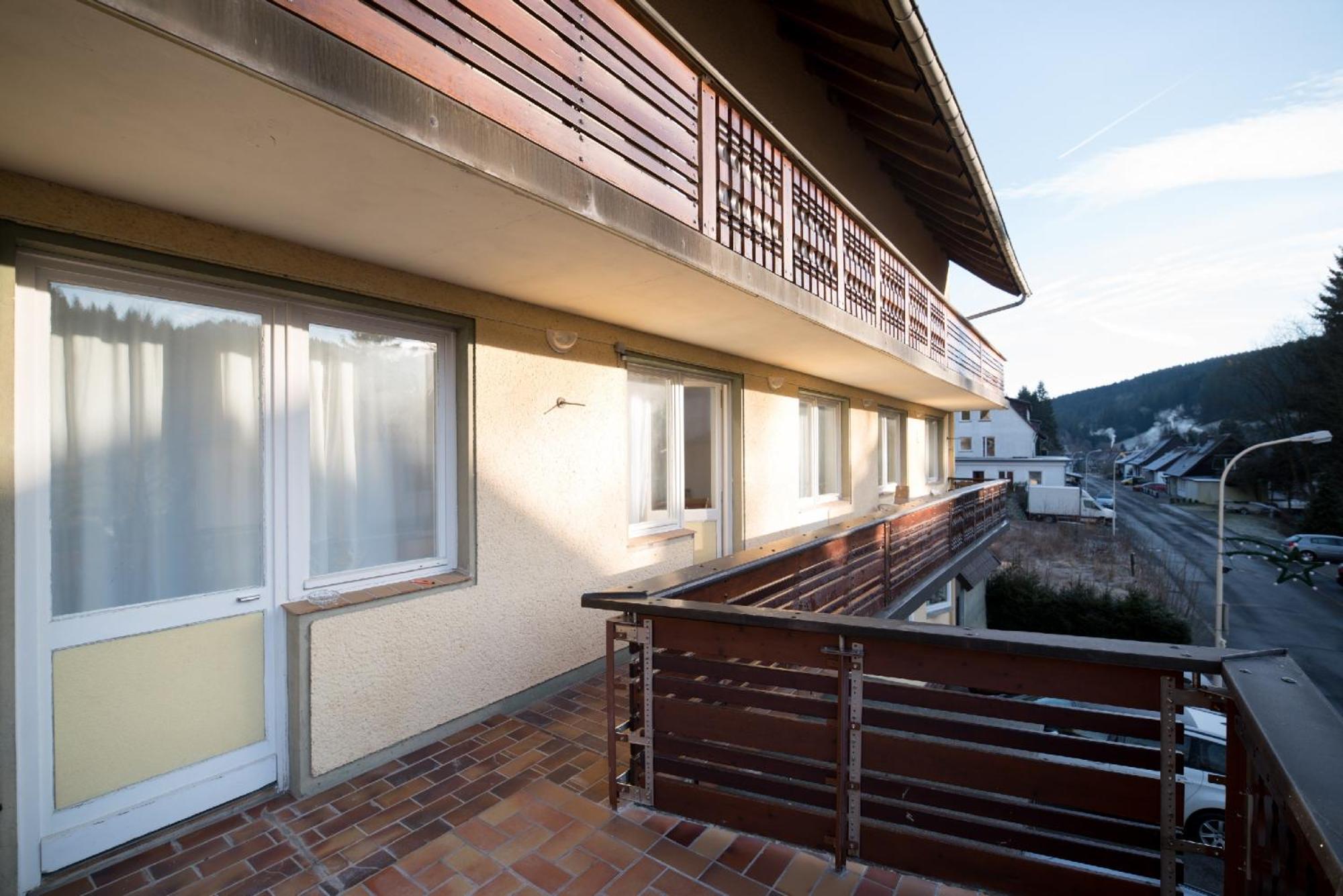 Apartmenthaus Am Waldrand- Kueche - Fruehstueck - Balkon 빌데만 외부 사진