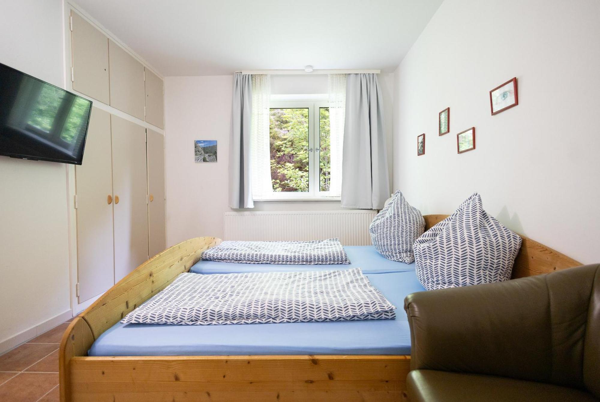 Apartmenthaus Am Waldrand- Kueche - Fruehstueck - Balkon 빌데만 외부 사진