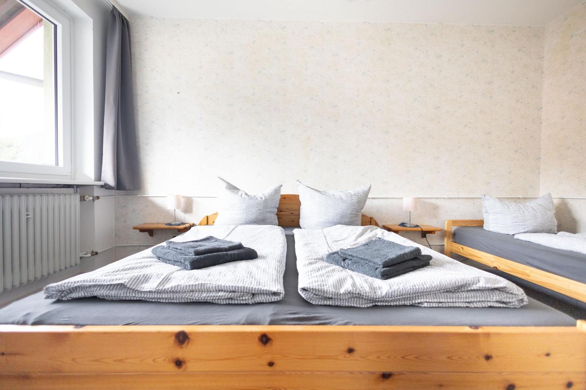 Apartmenthaus Am Waldrand- Kueche - Fruehstueck - Balkon 빌데만 외부 사진