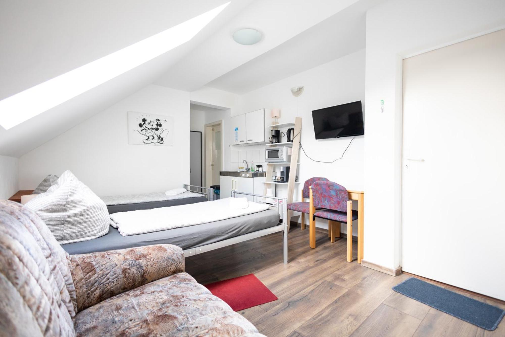 Apartmenthaus Am Waldrand- Kueche - Fruehstueck - Balkon 빌데만 외부 사진
