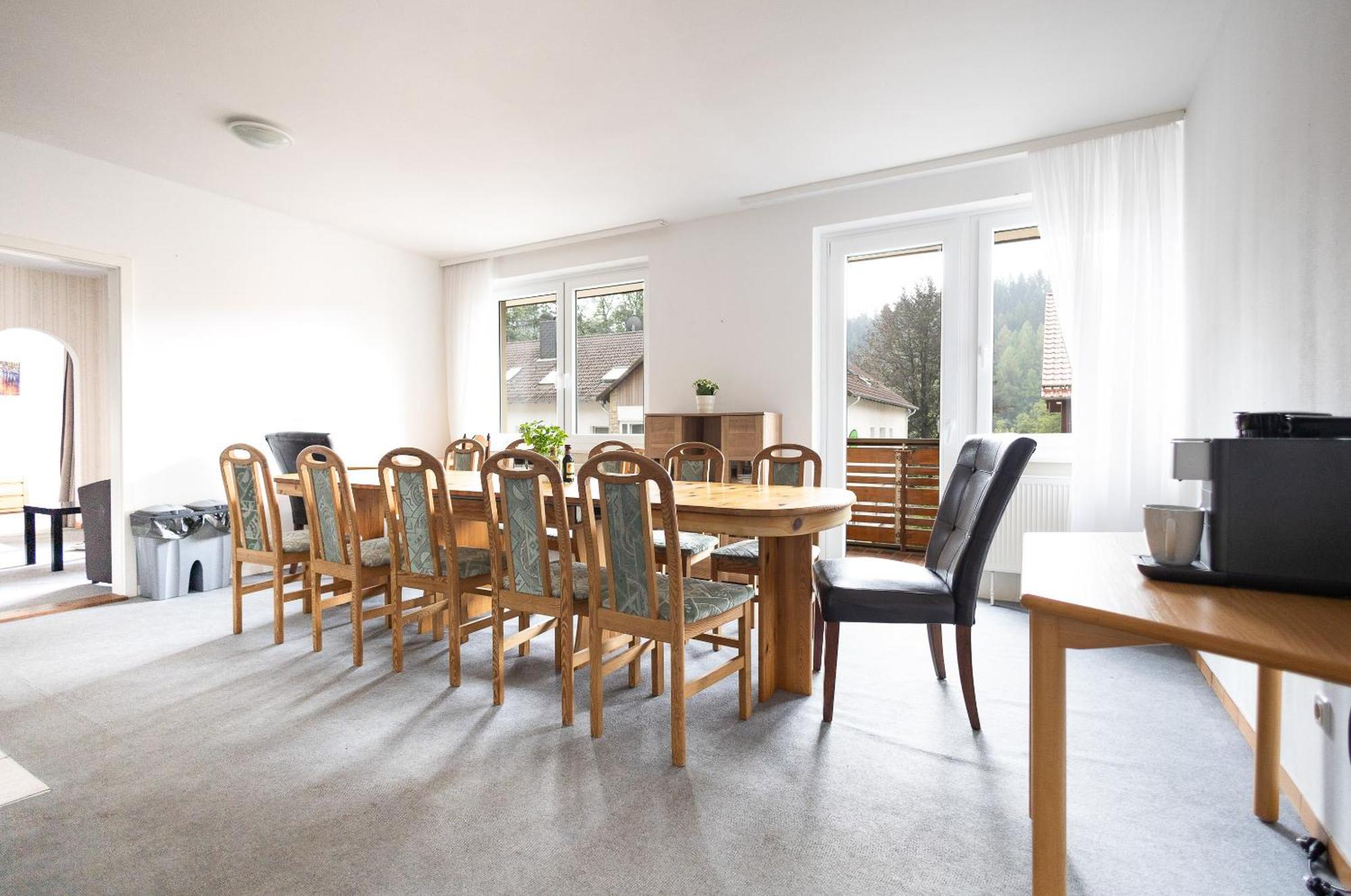 Apartmenthaus Am Waldrand- Kueche - Fruehstueck - Balkon 빌데만 외부 사진