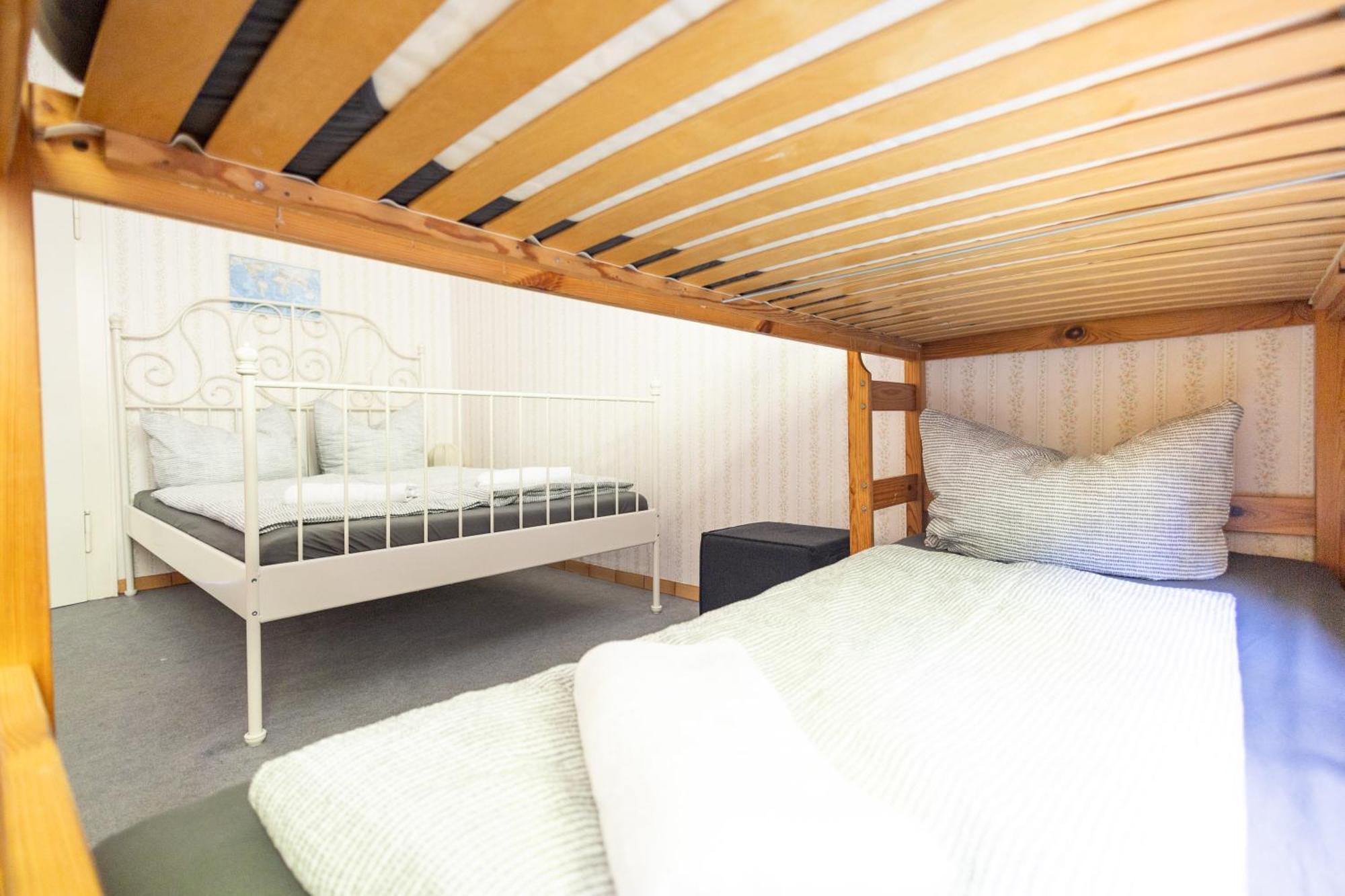 Apartmenthaus Am Waldrand- Kueche - Fruehstueck - Balkon 빌데만 외부 사진