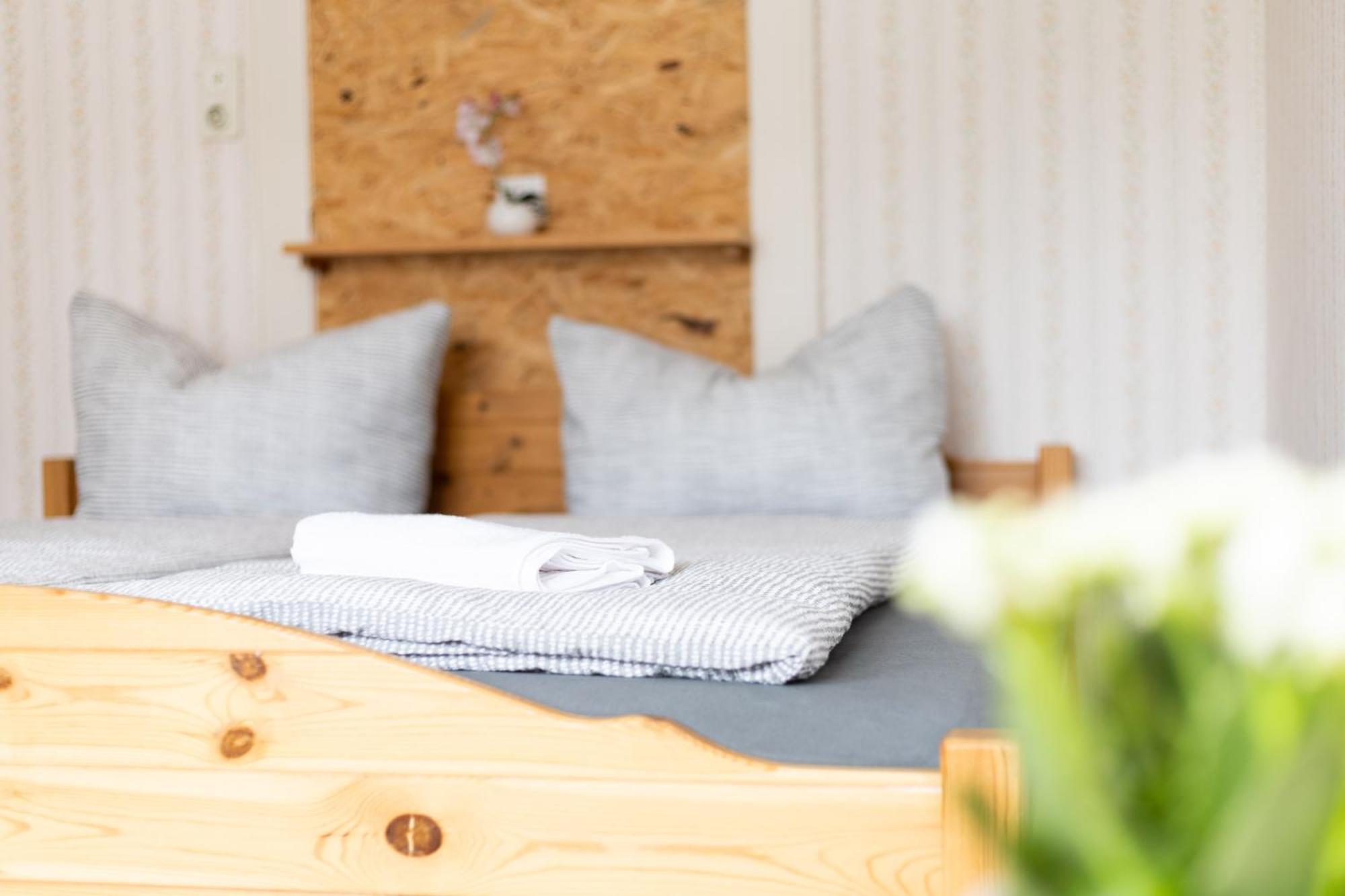 Apartmenthaus Am Waldrand- Kueche - Fruehstueck - Balkon 빌데만 외부 사진