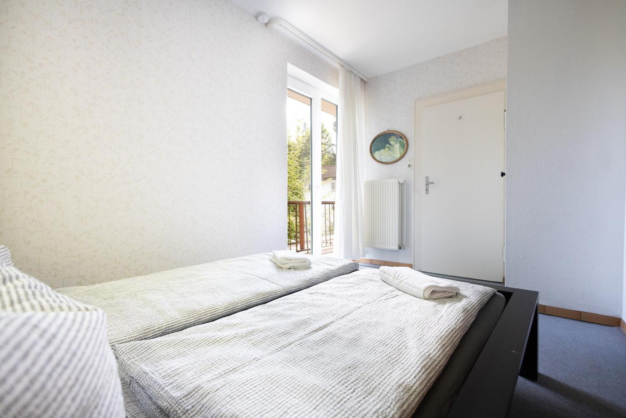 Apartmenthaus Am Waldrand- Kueche - Fruehstueck - Balkon 빌데만 외부 사진