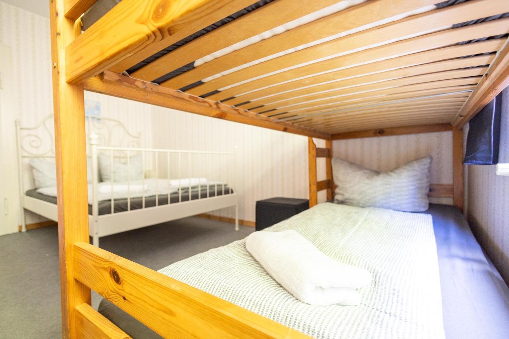 Apartmenthaus Am Waldrand- Kueche - Fruehstueck - Balkon 빌데만 외부 사진