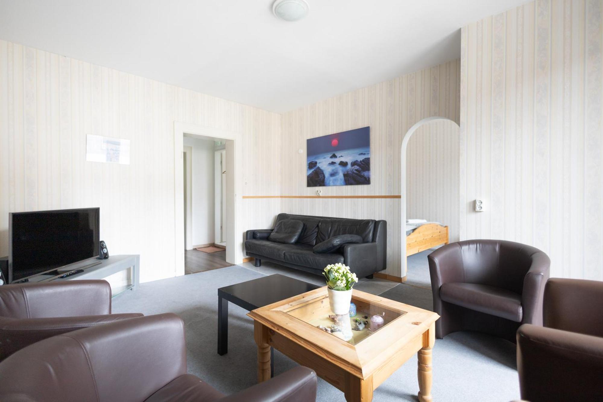 Apartmenthaus Am Waldrand- Kueche - Fruehstueck - Balkon 빌데만 외부 사진