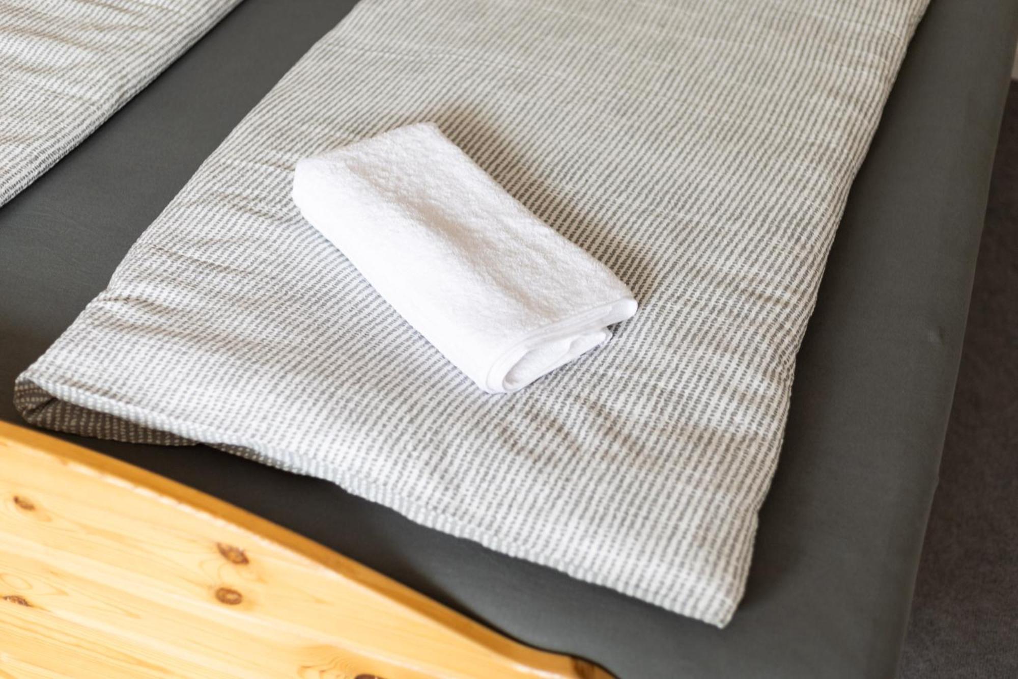 Apartmenthaus Am Waldrand- Kueche - Fruehstueck - Balkon 빌데만 외부 사진