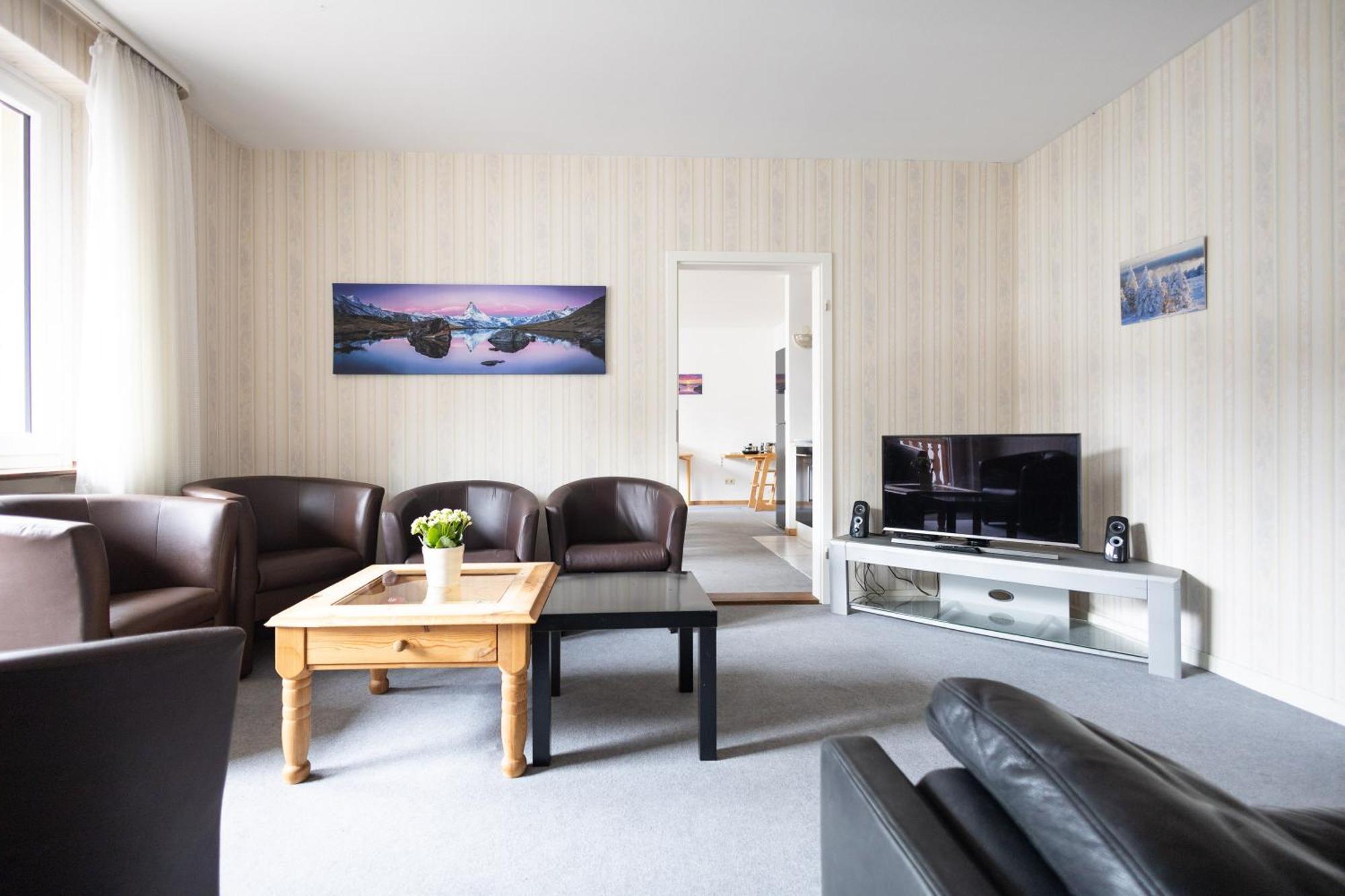 Apartmenthaus Am Waldrand- Kueche - Fruehstueck - Balkon 빌데만 외부 사진