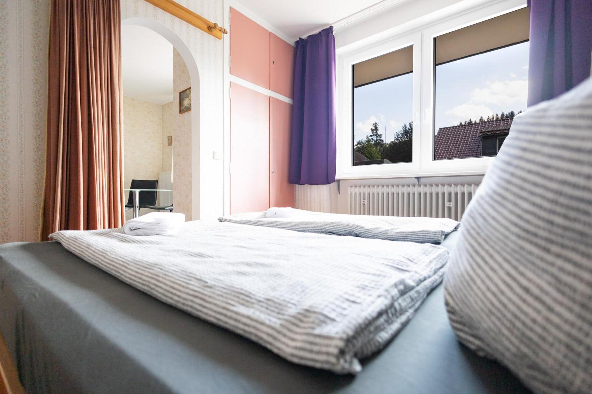 Apartmenthaus Am Waldrand- Kueche - Fruehstueck - Balkon 빌데만 외부 사진