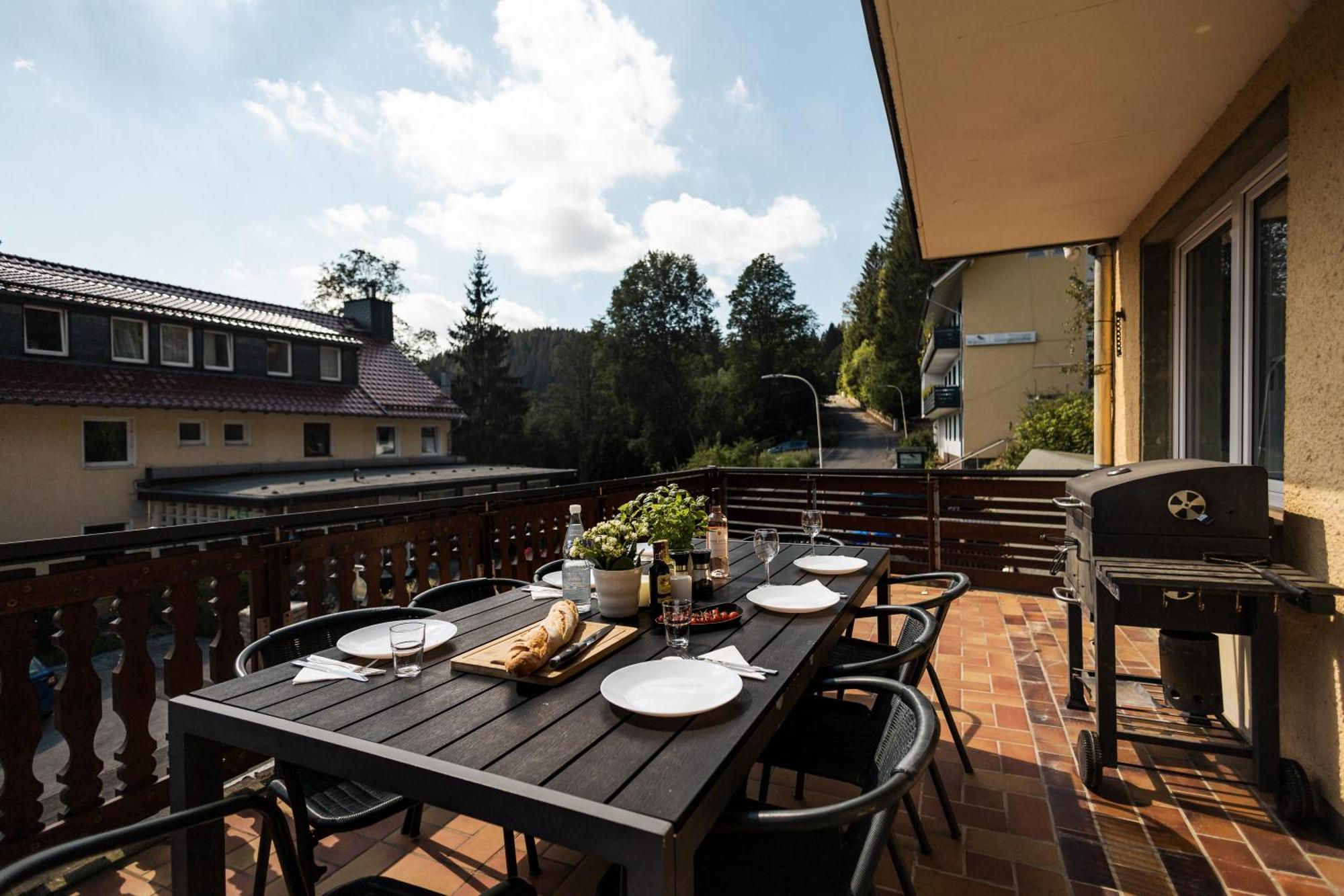 Apartmenthaus Am Waldrand- Kueche - Fruehstueck - Balkon 빌데만 외부 사진
