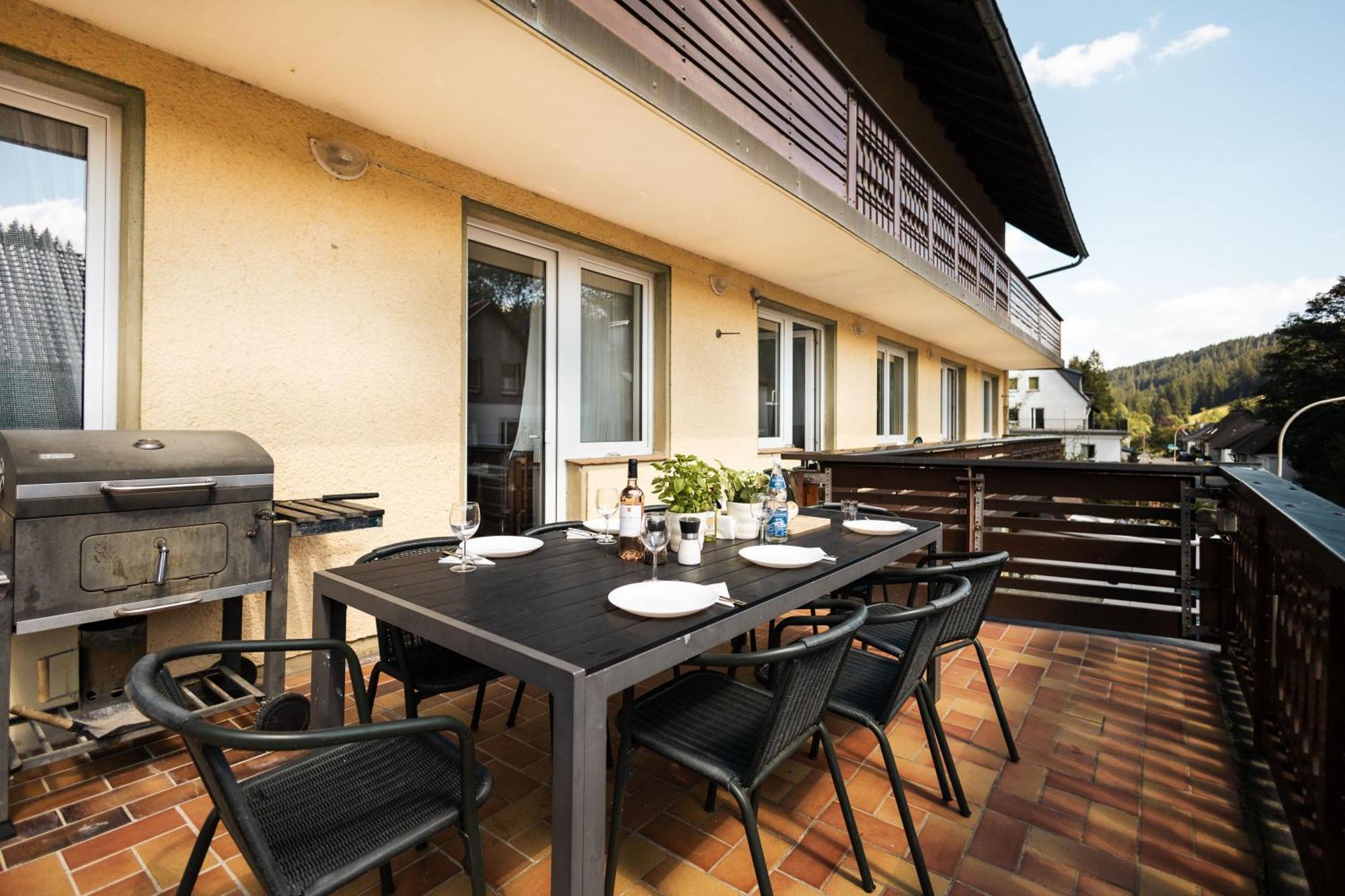 Apartmenthaus Am Waldrand- Kueche - Fruehstueck - Balkon 빌데만 외부 사진