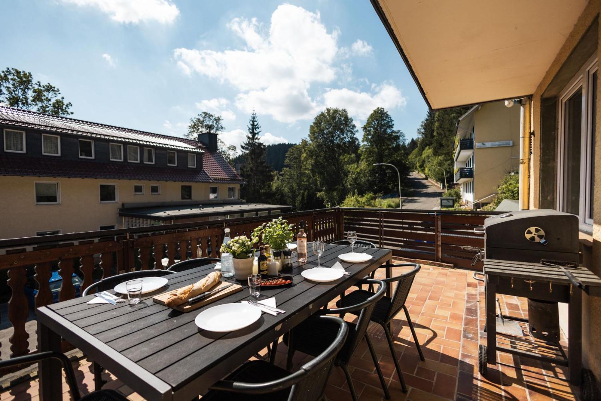 Apartmenthaus Am Waldrand- Kueche - Fruehstueck - Balkon 빌데만 외부 사진