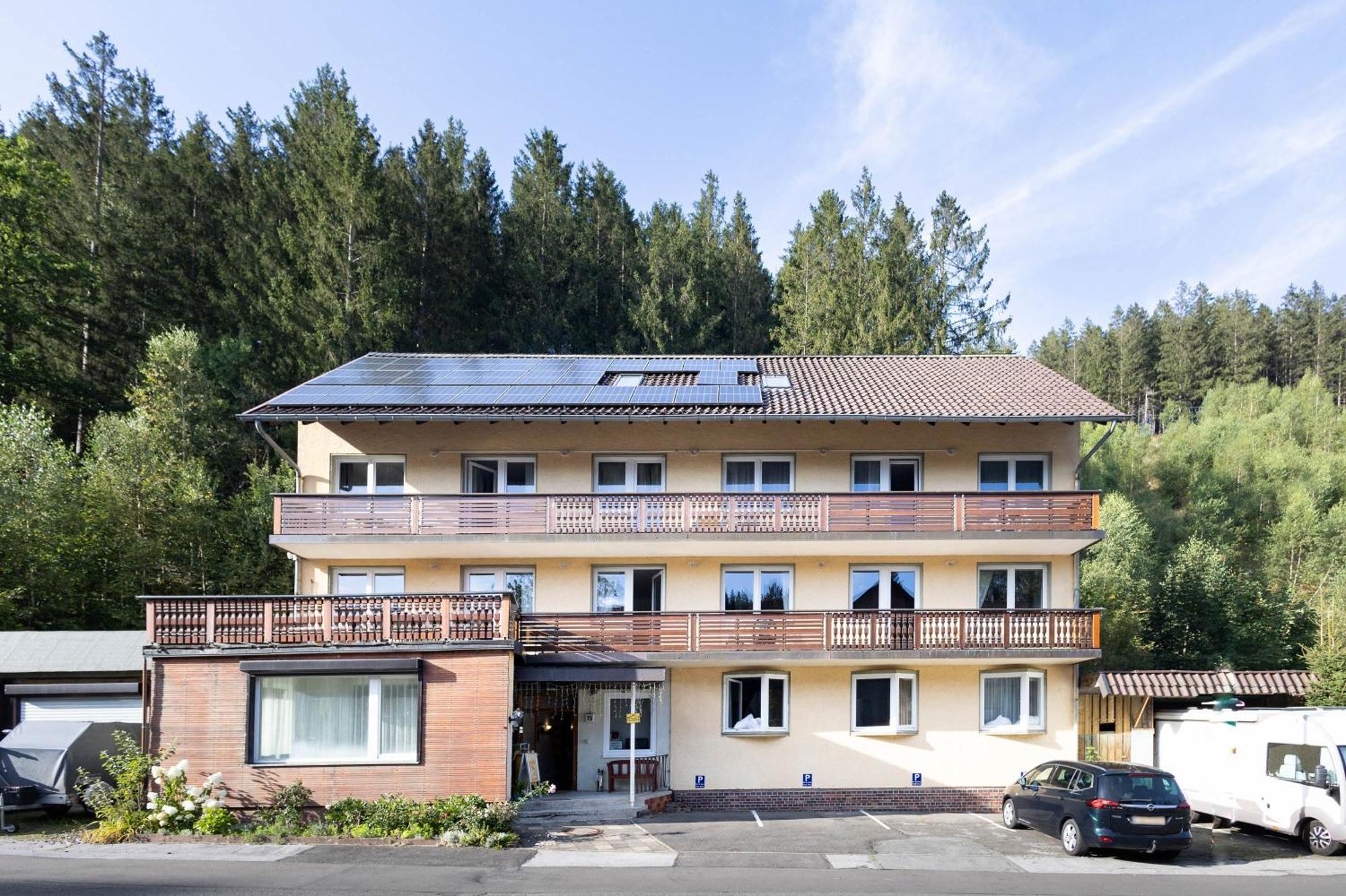 Apartmenthaus Am Waldrand- Kueche - Fruehstueck - Balkon 빌데만 외부 사진