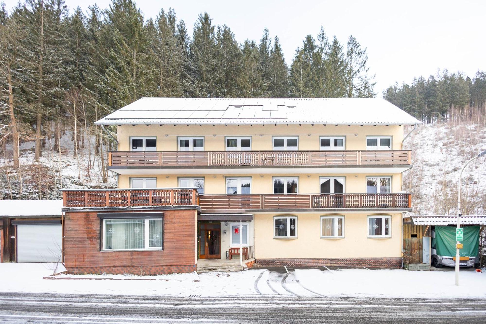 Apartmenthaus Am Waldrand- Kueche - Fruehstueck - Balkon 빌데만 외부 사진