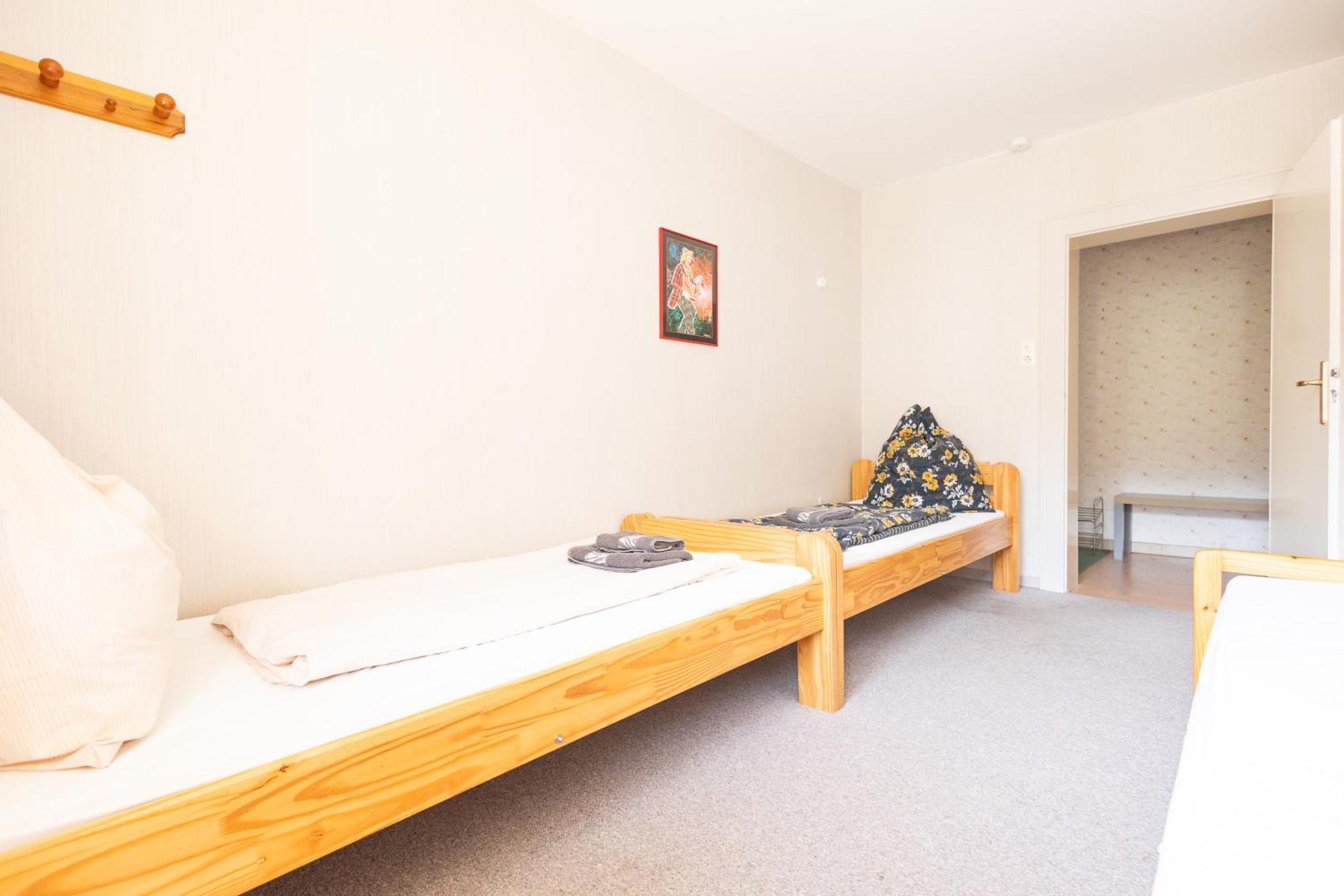 Apartmenthaus Am Waldrand- Kueche - Fruehstueck - Balkon 빌데만 외부 사진