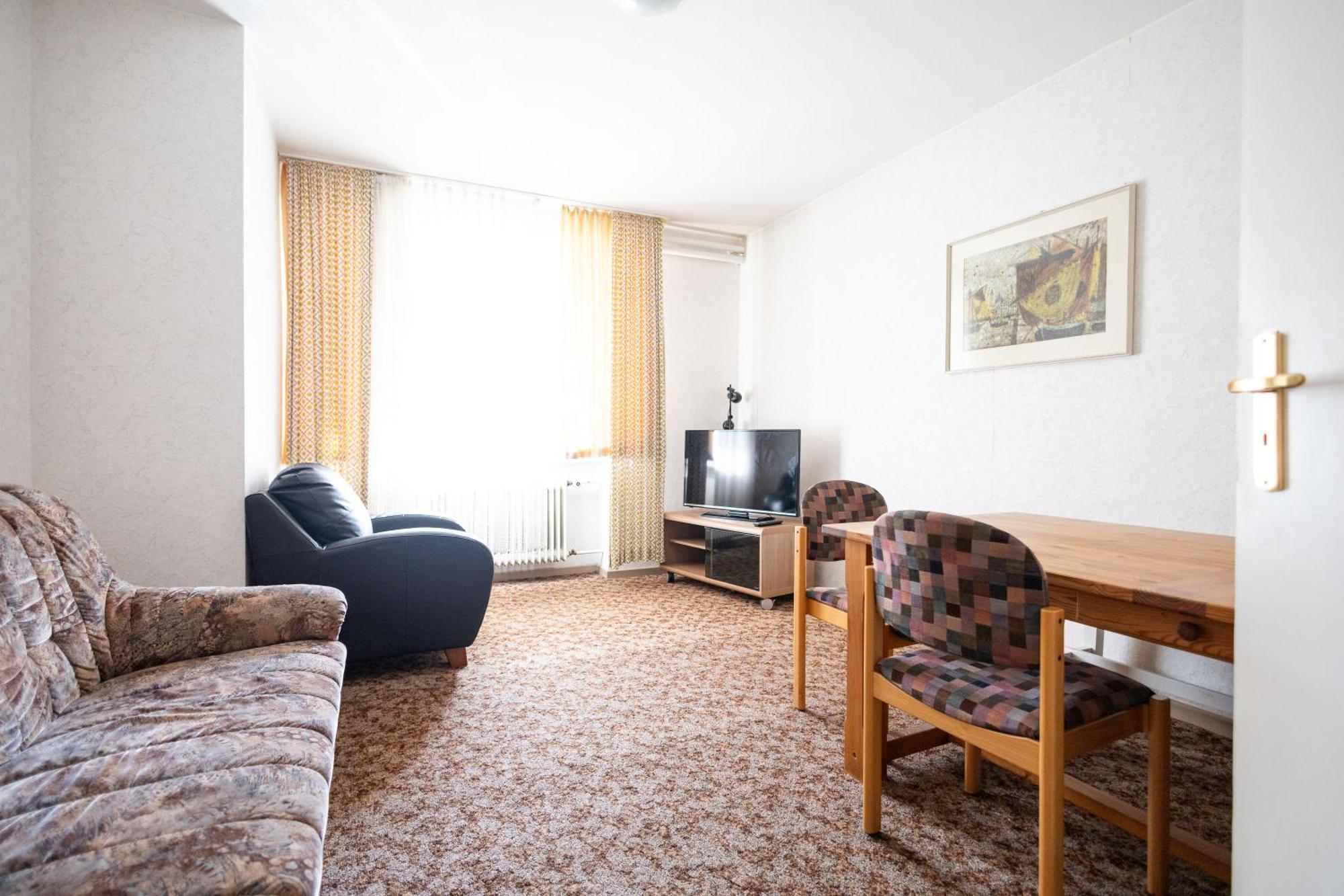 Apartmenthaus Am Waldrand- Kueche - Fruehstueck - Balkon 빌데만 외부 사진