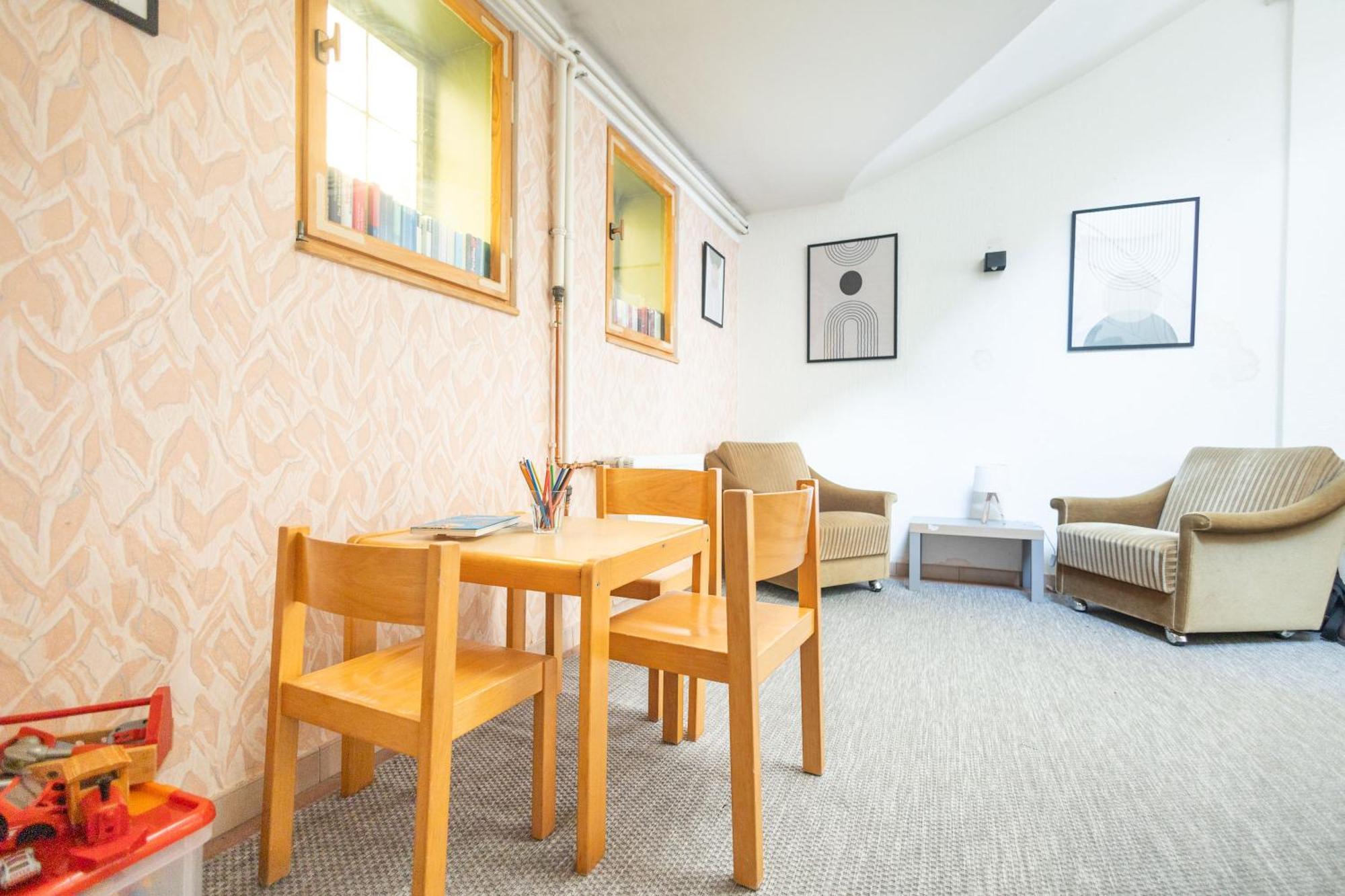 Apartmenthaus Am Waldrand- Kueche - Fruehstueck - Balkon 빌데만 외부 사진